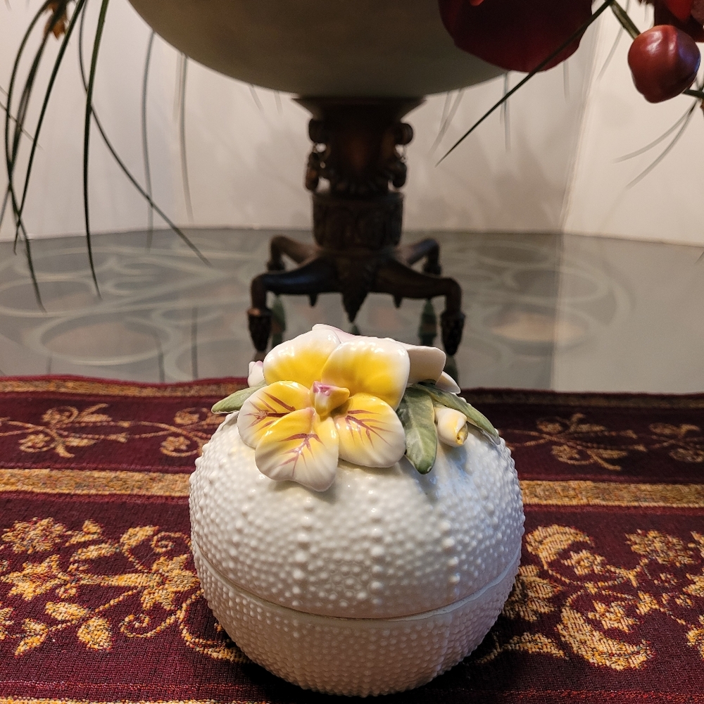 Capodimonte Style Trinket Box.